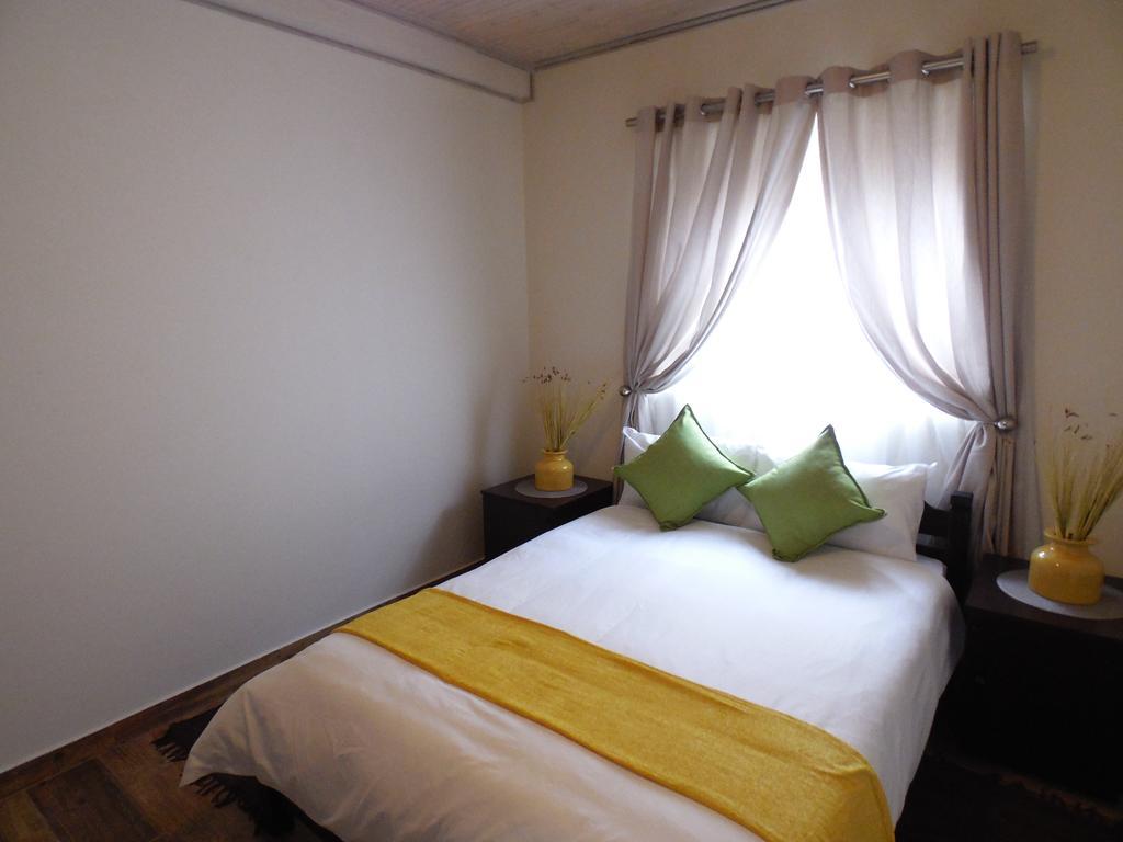 Urban Glamping Tranquil International Backpacking Village St Lucia Luaran gambar