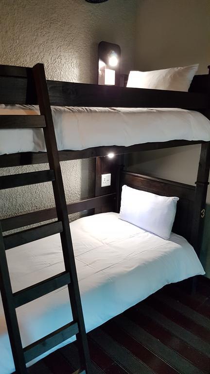 Urban Glamping Tranquil International Backpacking Village St Lucia Luaran gambar